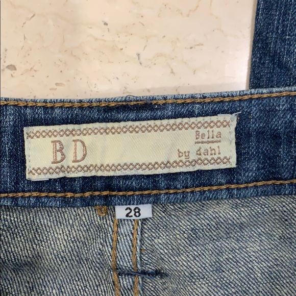 B D Bluejeans, boot leg, low waist. Size 28 - Picture 4 of 5